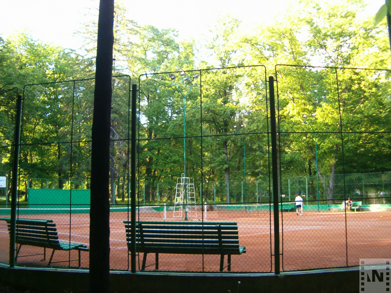 Mária királynő városi park - tenniszpálya