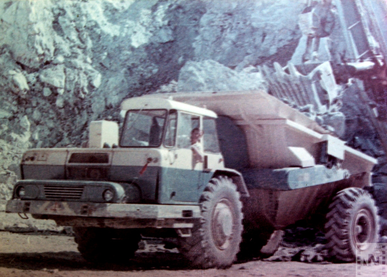 20 tonas Domper [erc szalito auto] 1969 ben.JPG