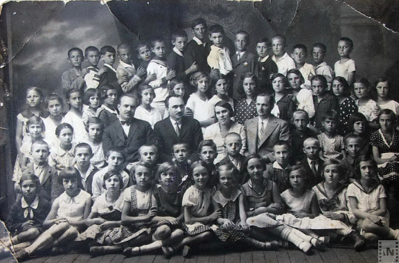 A református iskola diákjai az 1930-as években