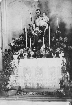 Szent József szobor a római katolikus templomban -1930