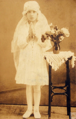 Elsőáldozó lány 1920