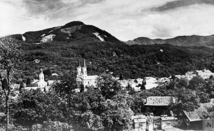 A város a katolikus temetőből nézve 1943-ban