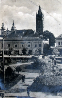 A régi főtér 1941-ben (a Lendvay szoborral)