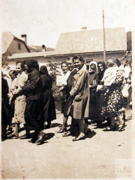 1942 junius 4 en- Urnapi kormenet.jpg