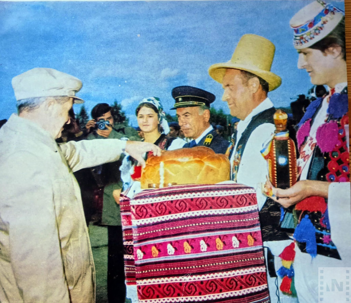 Nicolae Ceaușescu elvtárs, a Román Kommunista Párt főtitkára, a Román Szocialista Köztársaság elnöke, akit szeretettel fogadtak Máramaros ősi földjén